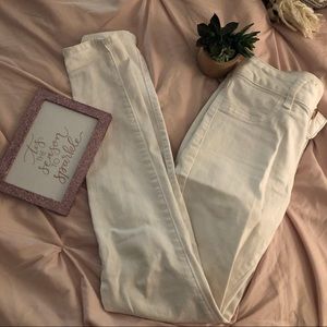American Eagle White Jeans